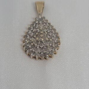 1TCW Cluster Diamond Pendant